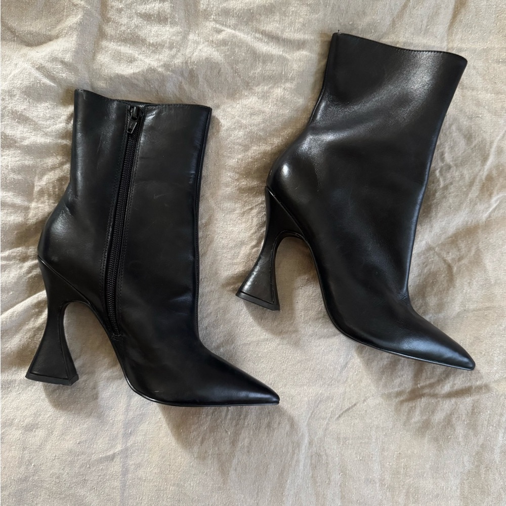 Steve Madden black leather boots